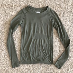 Athleta momentum top